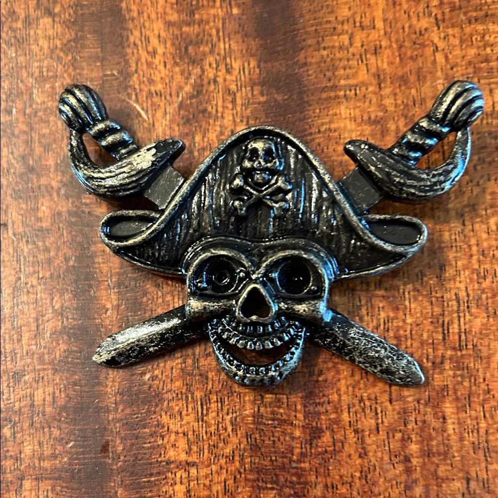 Pirate Pin- Skull & Crossbones & Swords- Metal